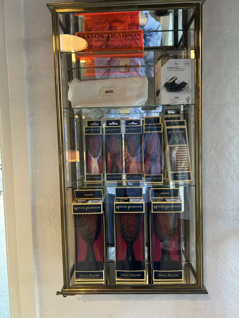 Produkter udstillet i salonen